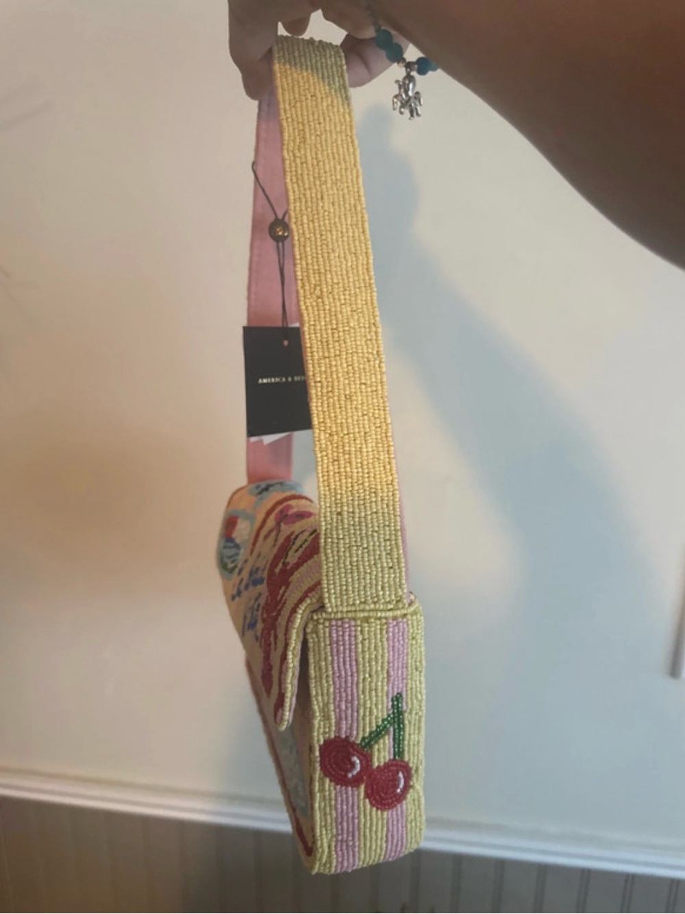 Beaded Pink Shoulder Bag with Coastal Motifs - Picture 3 of 5